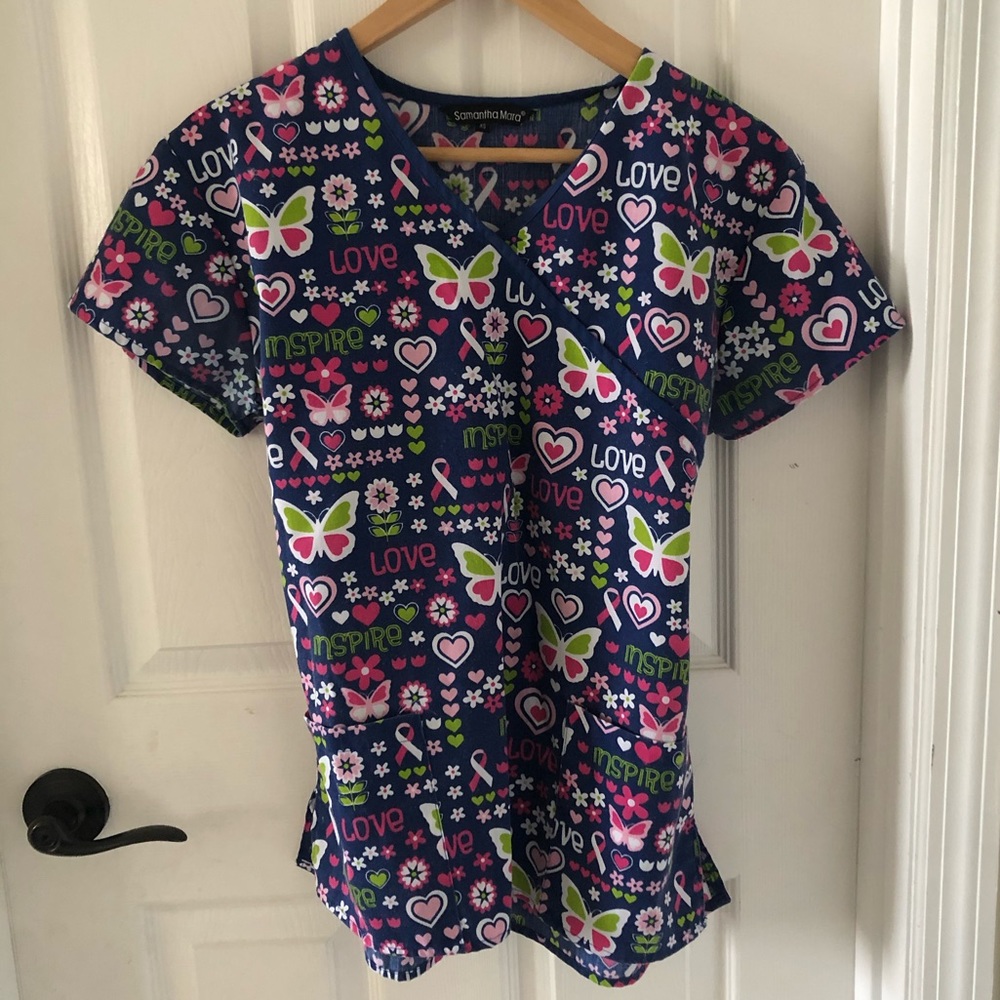 Scrub top size xs breast cancer awareness